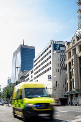 Kliniek Sint-Jan ziekenwagen