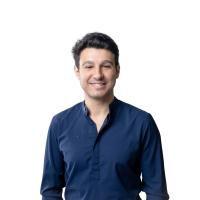 Dr Kevin Ackenine, médecin en chirurgie vasculaire à la Clinique Saint-Jean à Bruxelles
